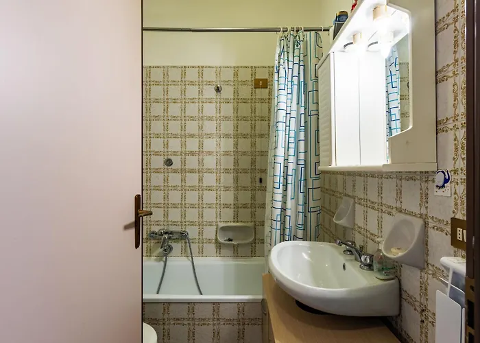 B116 By Interhome * גיפה